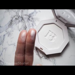 Fenty Beauty Highlighter (Metal Moon)